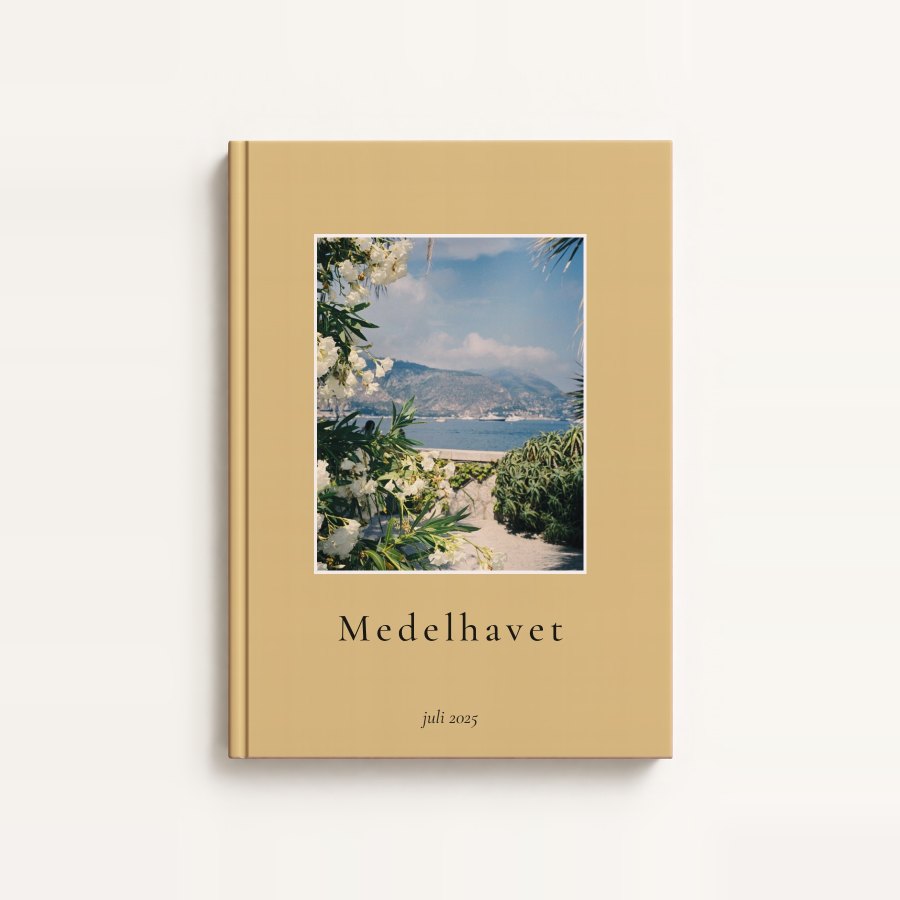 Idun books Reseboken, Stående bild i tonen Halm, med titeln Medelhavet.